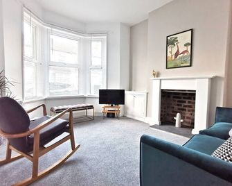 Railway Street by Switchback Stays - Cardiff - Phòng khách