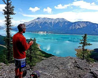 Secluded Cabin Rental for Romantic Weekends Away in Nordegg, Alberta - Nordegg
