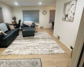 Charming newly renovated 2 bedroom house in Casper - Casper - Wohnzimmer