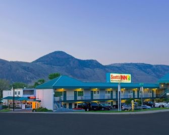 Scott's Inn & Suites - קאמלופס - בניין