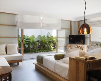 Novus Giri Resort & Spa - בוגור