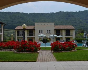 Residence Corte Delle Rose - Garda - Gebouw