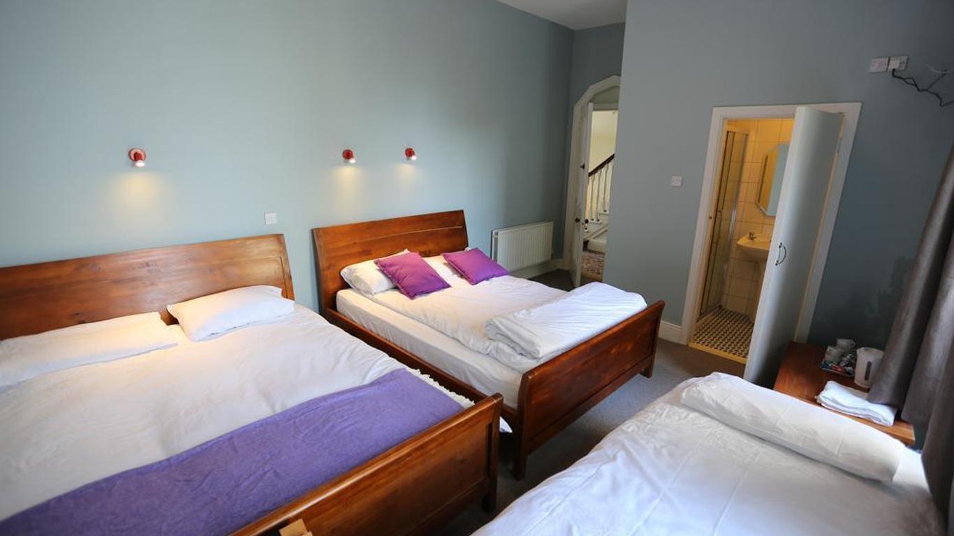 Rolling Wave Guesthouse