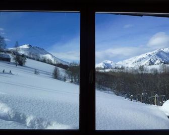 Wooden chalet in the heart of the Pyrenees on an exceptional site. - Campan - Balcon