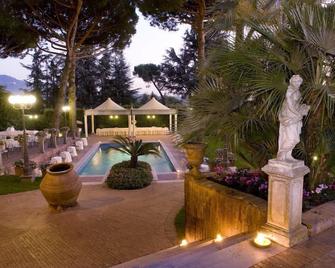 Park Hotel Villaferrata - Grottaferrata - Pool