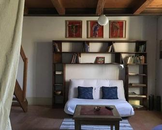 La Fratta art-house in Umbria. Spacious and elegant two-room apartment with mezzanines - Marsciano - Soggiorno