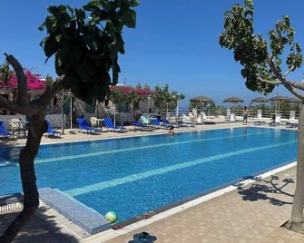 Lovely Hot-L - Thera - Piscină