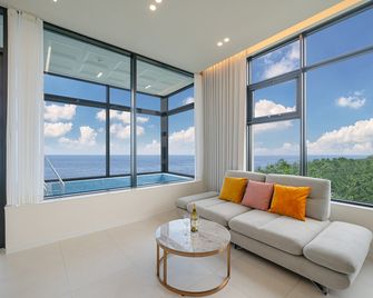 Gangneung Grande Mare Pool Villa - Gangneung - Living room