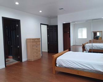 Achievers Home - Palmdale - Habitación