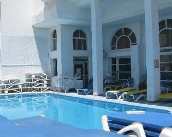 Kaiser Hotel - Sousse - Zwembad
