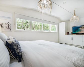 Shoreline Hideaway - Hidden Hideaway close to the beach - Rye - Bedroom