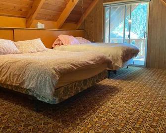 Your perfect little Alpine looking-get-a-way! - Garden Valley - Bedroom