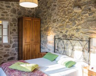Casa das Fiadeiras de Nemiña con Jacuzzi - Vilela de Nemiña - Habitación