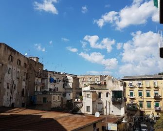 Napul'è - Nápoles - Vista del exterior