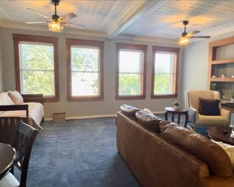 The Arlington Apartment - Eastland - Wohnzimmer