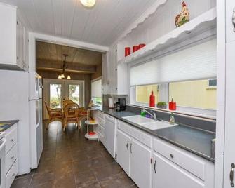 A House On Siesta Beach By Beachside Management - Siesta Key - Kuchyň