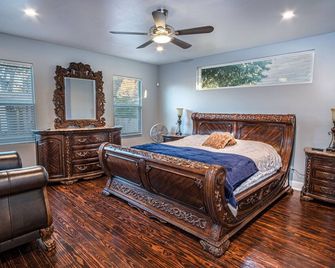 Prosperity Place Remodeled 3br 2ba Near Downtown - San Antonio - Bedroom