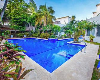Caribbean sea front 2 BR 2 BA - Ground Floor- Large Pool -Seaweed-Free Beach - Akumal - Pool
