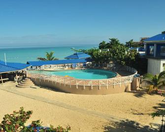 Negril Treehouse Resort - נגריל - בריכה