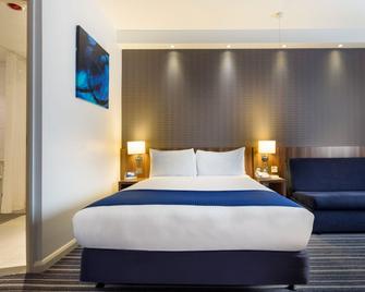 Holiday Inn Colchester - Colchester - Bedroom