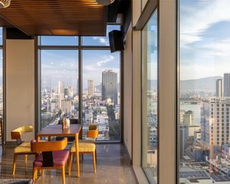 윙크 호텔 다낭 센터, 언스크립티드 바이 하얏트 - 다낭 - 발코니