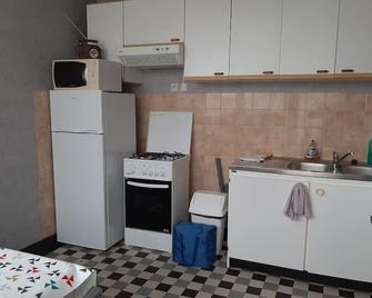 House with 1 bedroom, 1 veranda and a garage near the circuit of 24 hours - Le Mans - Cocina