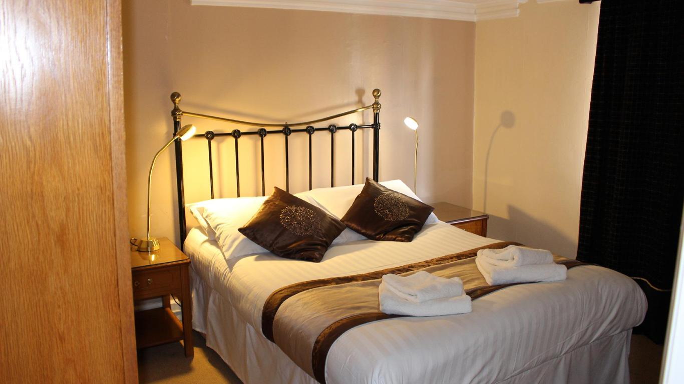 فالكون هوتل