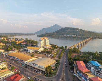 Champasak Grand Hotel - Pakse - Outdoors view