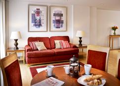 Marlin Apartments Commercial Road - Limehouse - Londra - Oturma odası