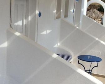Blue Life Hotel - Perissa