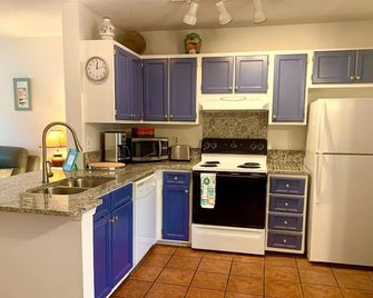Lovely 2 BD Cottage halfway between sandy beaches and historic Charleston - Mount Pleasant (Carolina del Sur) - Cocina