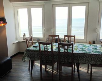 Apartment on the sea wall with exceptional sea view - Bray-Dunes - Salle à manger