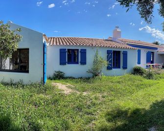 Charming little house for rent, peaceful neighborhood near the harbour - Ile d'Yeu - Edificio
