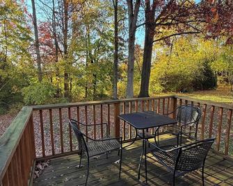 PSU 2br/2ba Townhome w Parking Near Campus & Stadium - State College - Balcony