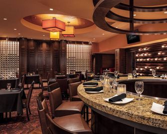 Harrah's Joliet Hotel & Casino - A Caesars Rewards Destination - Joliet - Bar