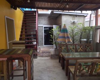 De Hostel - Prachuap Khiri Khan - Patio