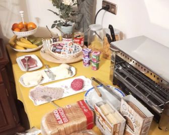 B&B Casa Flamenca - Cúllar-Vega - Buffet