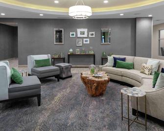 Homewood Suites by Hilton Lansing Eastwood - Lansing - Lounge