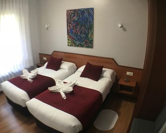 Pension La Salve - Bilbao - Bedroom