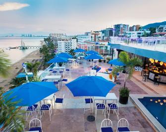 Blue Chairs Resort by the Sea - Adults Only - פוארטו ויארטה - בריכה