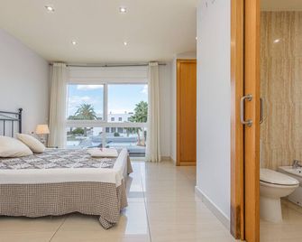 Apart-Rent Villa Ter 0031 - Empuriabrava - Schlafzimmer