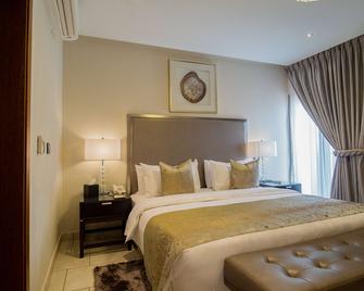 Oak Plaza Suites - Kumasi - Bedroom