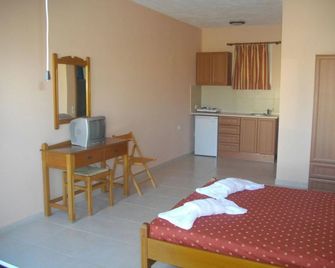 Pelagia Beach Studios - Agia Pelagia - Bedroom