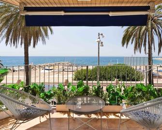 Apartamento Primera Linea de Mar con Espectaculares Vistas - Sant Pol de Mar - Balcony