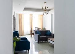 Specious apartment in Addis Ababa - Addis Ababa - Living room