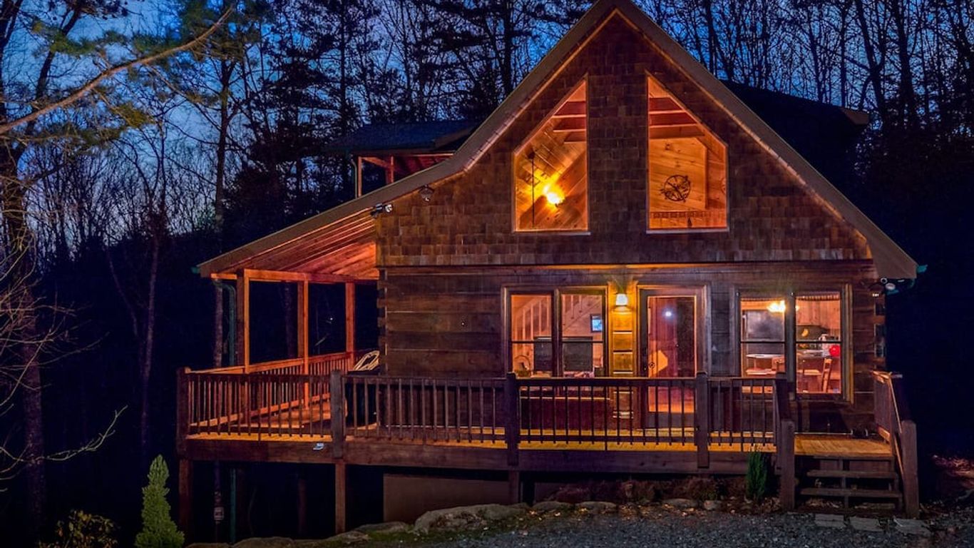 Red Apple Mountaintop Cabin Hot Tub, Wif