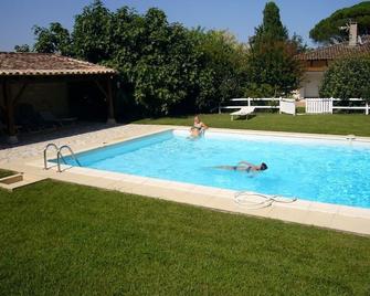 The Dovecote of Lamiquelle - Auvillar - Piscina