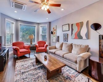 Edgewater King 1 Bd - Near Loyola, Beach &Andersonville - Chicago - Salon