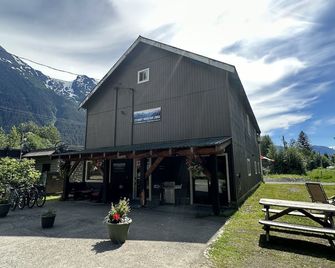 Stewart Mountain Lodge - Stewart - Building