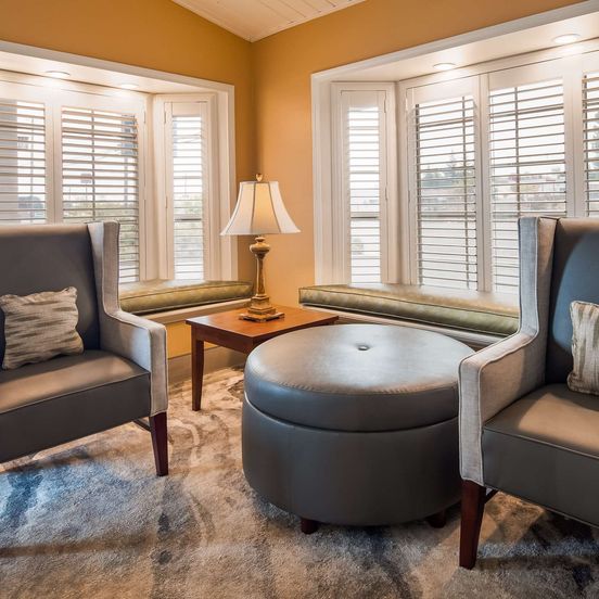 Living room view of Best Western Golden Key